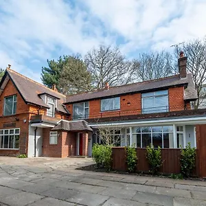  Holiday home The Manor - Large Luxury In - Sleeps 12+