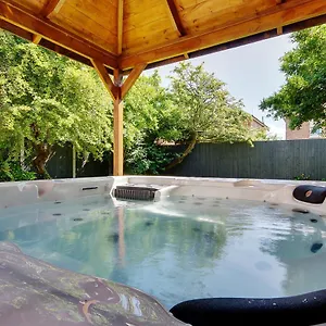  Holiday home 7 Palms